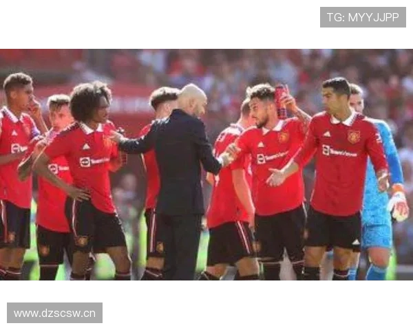 曼联重建陷入方向迷失,推倒重来后体系混乱逐步反映 曼联重建陷入方向迷失,推倒重来后体系混乱逐步反映